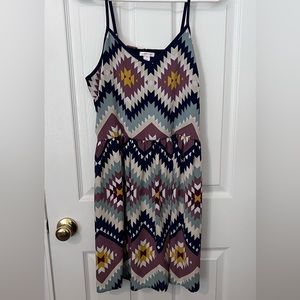 Spaghetti strap geometric dress with cross cross tie in back